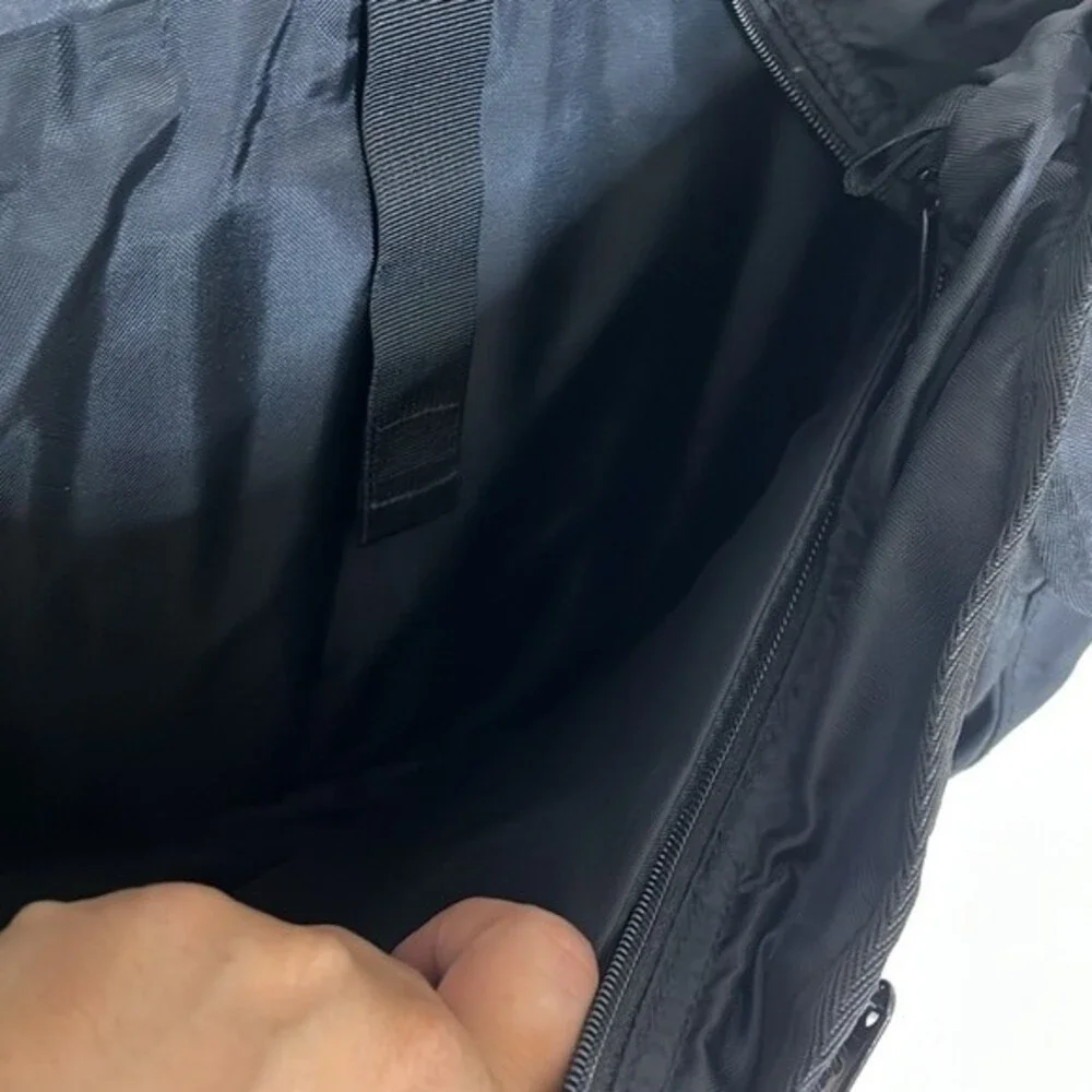 L.L. Bean Black Polyester Laptop Computer Messenger crossbody Bag paint splatter